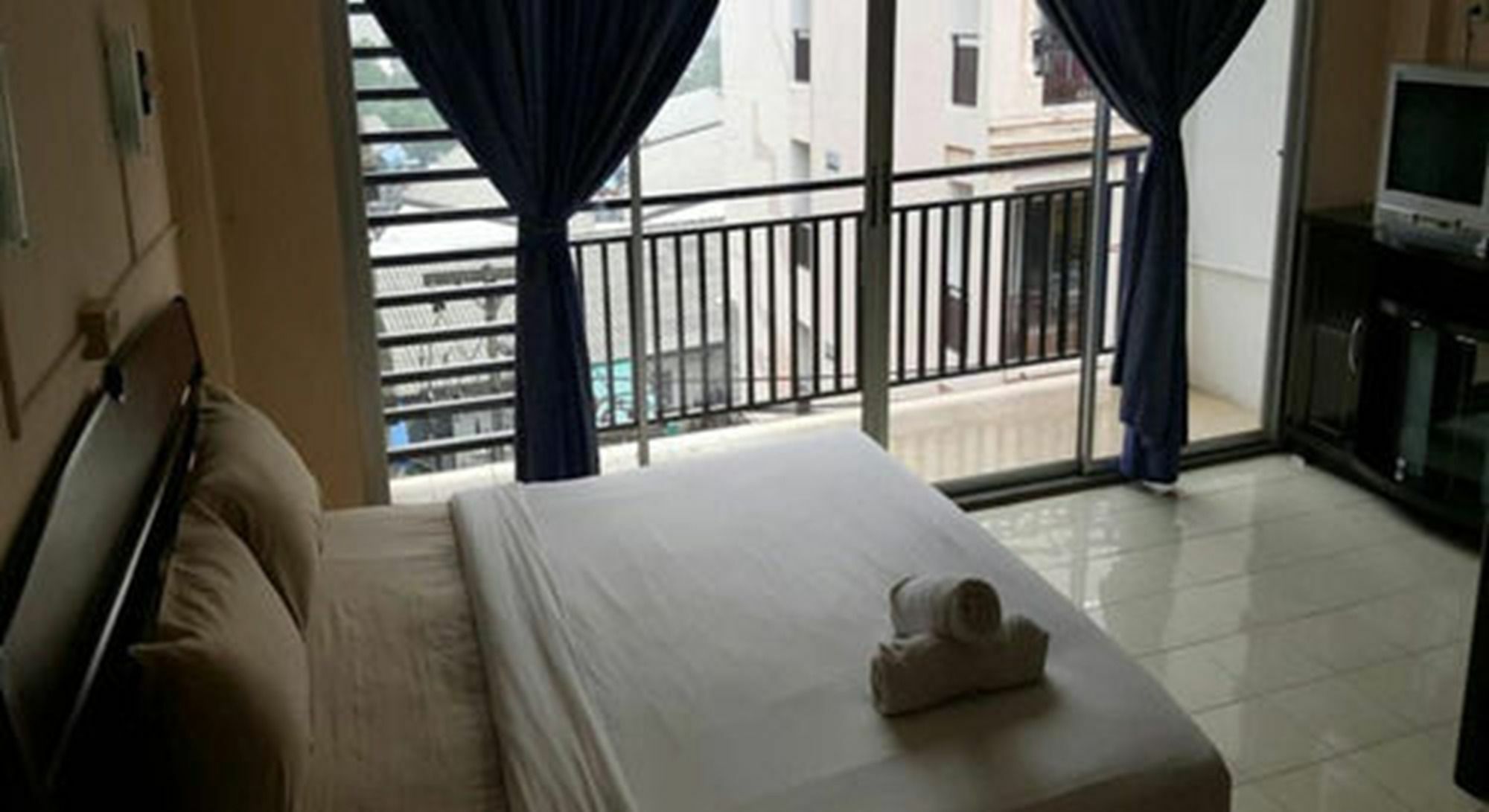Ferb Guest House Patong Eksteriør billede